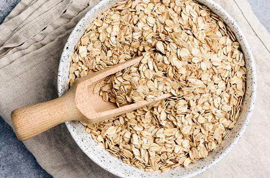 What's the daily recommended amount of oats the average person should eat?